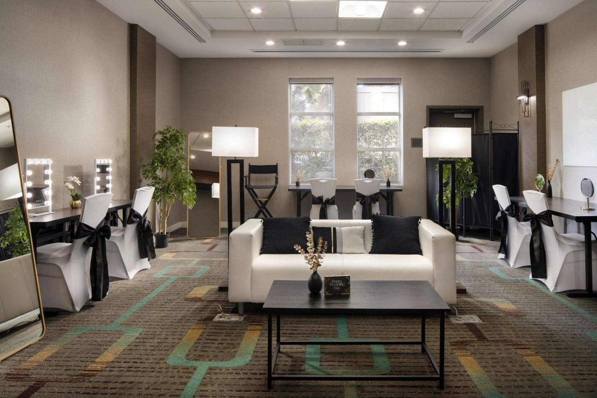 Residence Inn Long Beach Downtown Экстерьер фото